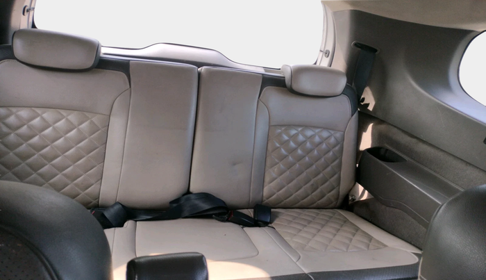 2017 Renault Lodgy 110 PS RXZ STEPWAY 7 STR, Diesel, Manual, 1,06,307 km, interior