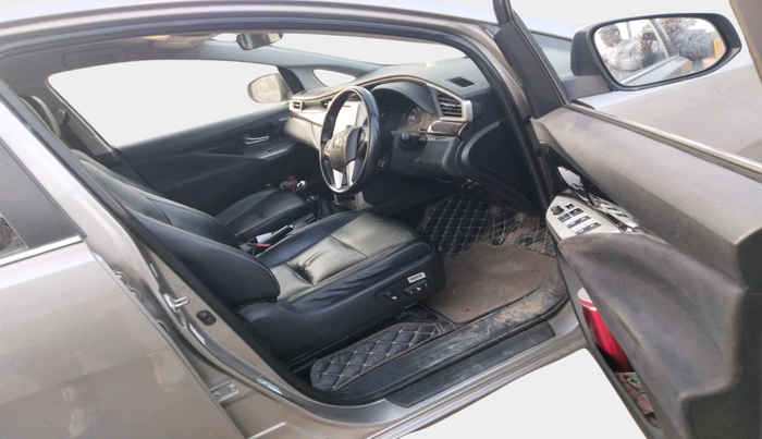 2018 Toyota Innova Crysta 2.4 ZX 7 STR, Diesel, Manual, 1,73,693 km, interior