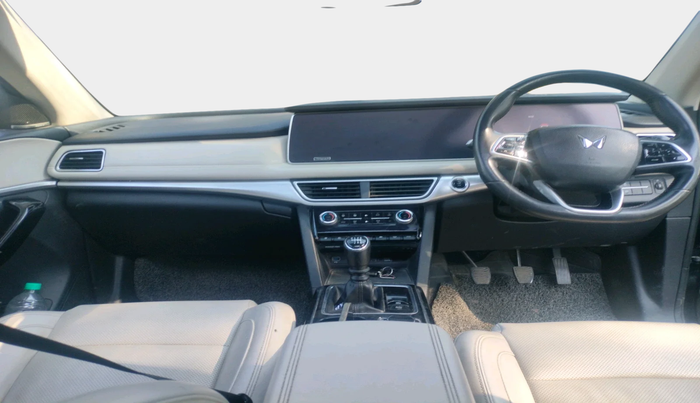 2022 Mahindra XUV700 AX 7 LUXURY D MT 7 STR, Diesel, Manual, 1,49,135 km, interior