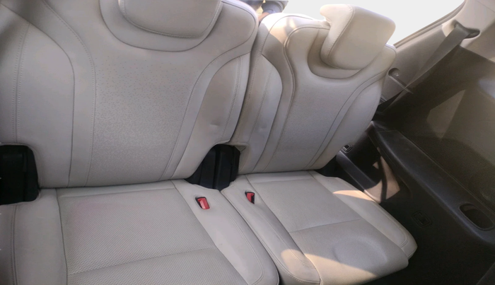 2022 Mahindra XUV700 AX 7 LUXURY D MT 7 STR, Diesel, Manual, 1,49,135 km, interior