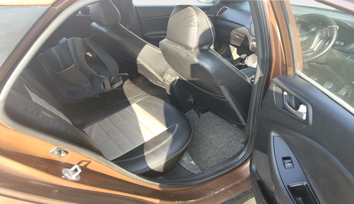 2015 Hyundai i20 Active 1.4 SX, Diesel, Manual, 1,22,848 km, interior