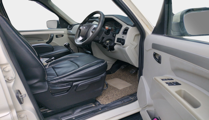 2017 Mahindra Scorpio S10, Diesel, Manual, 1,25,053 km, interior