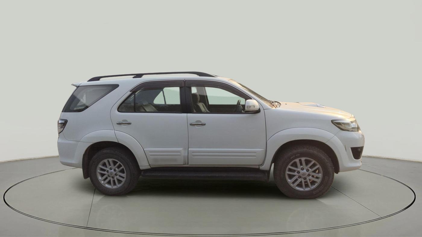2014 Toyota Fortuner 3.0 4X4 MT, Diesel, Manual, 1,25,890 km, exterior