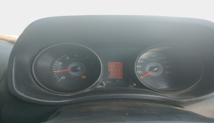 2016 Mahindra TUV300 T6, Diesel, Manual, 1,17,415 km, interior