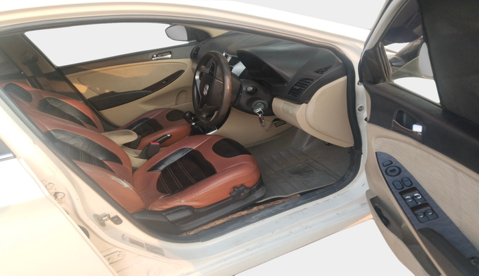 2014 Hyundai Verna FLUIDIC 1.6 CRDI SX, Diesel, Manual, 1,18,299 km, interior