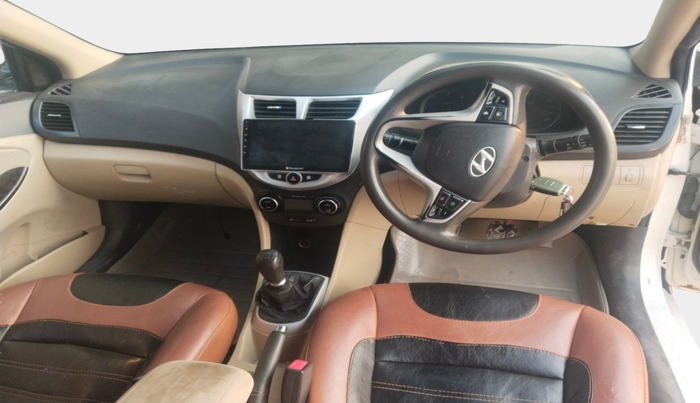 2014 Hyundai Verna FLUIDIC 1.6 CRDI SX, Diesel, Manual, 1,18,299 km, interior