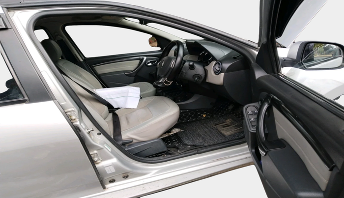 2015 Renault Duster 110 PS RXZ DIESEL PLUS, Diesel, Manual, 1,84,357 km, interior