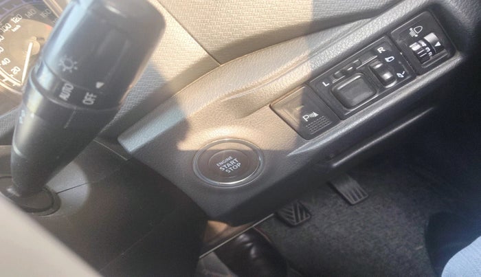 2016 Maruti Vitara Brezza ZDI PLUS, Diesel, Manual, 1,13,796 km, interior