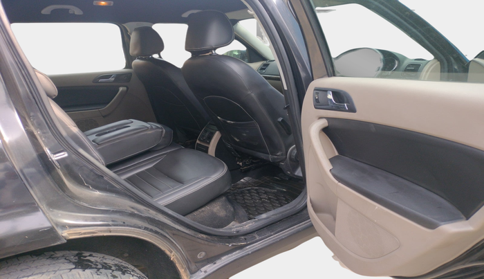 2010 Skoda Yeti AMBIENTE, Diesel, Manual, 1,06,223 km, interior