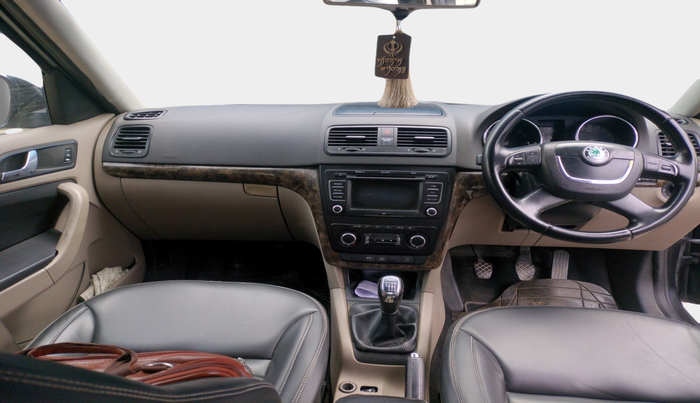 2010 Skoda Yeti AMBIENTE, Diesel, Manual, 1,06,223 km, interior