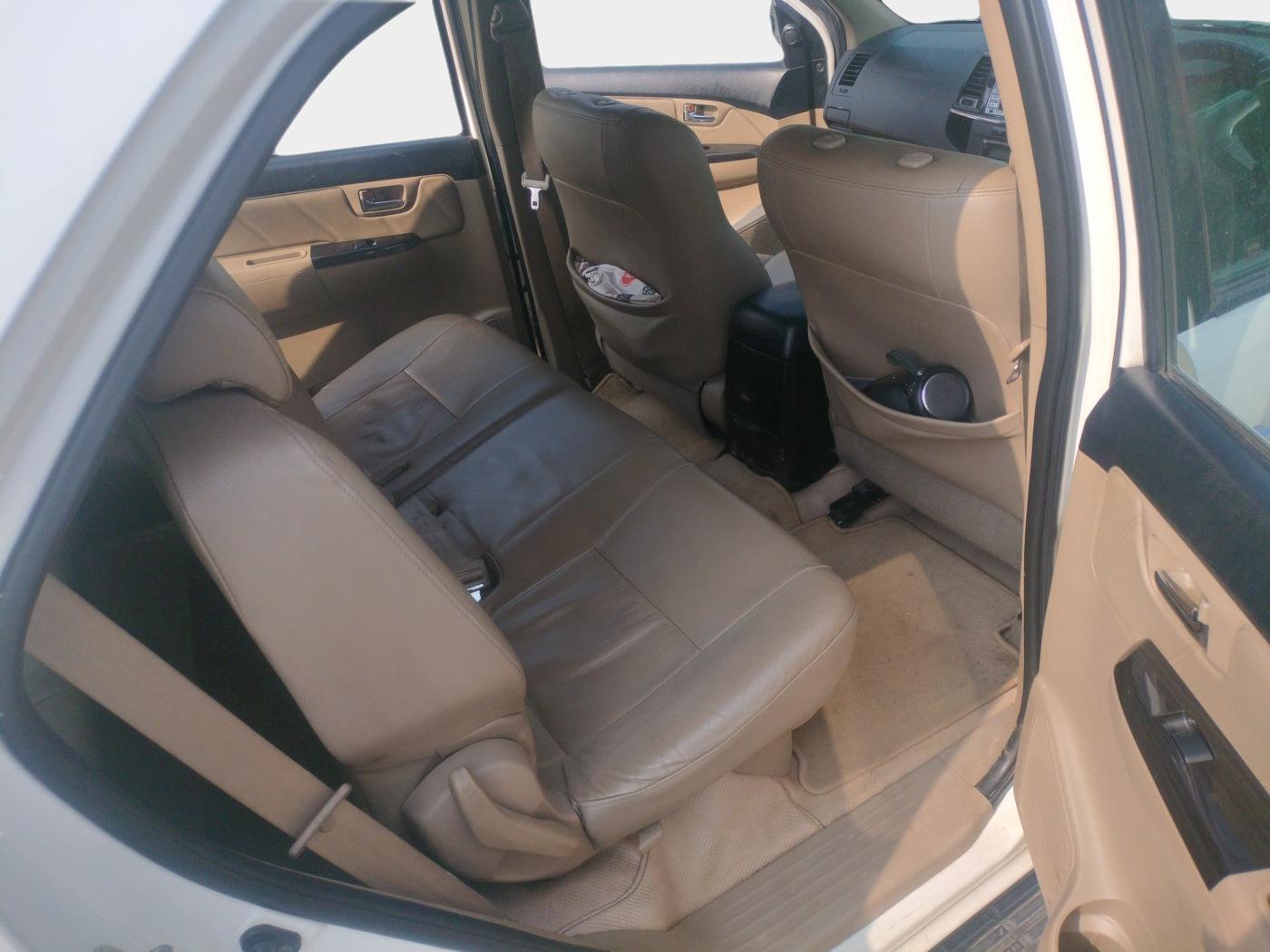 2015 Toyota Fortuner 3.0 SPORTIVO 4X2 MT, Diesel, Manual, 2,81,725 km, interior