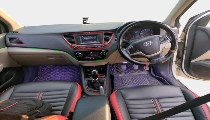 2018 Hyundai Verna 1.6 EX CRDI, Diesel, Manual, 1,10,184 km, interior
