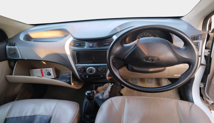 2017 Hyundai Eon ERA +, Petrol, Manual, 1,06,267 km, interior