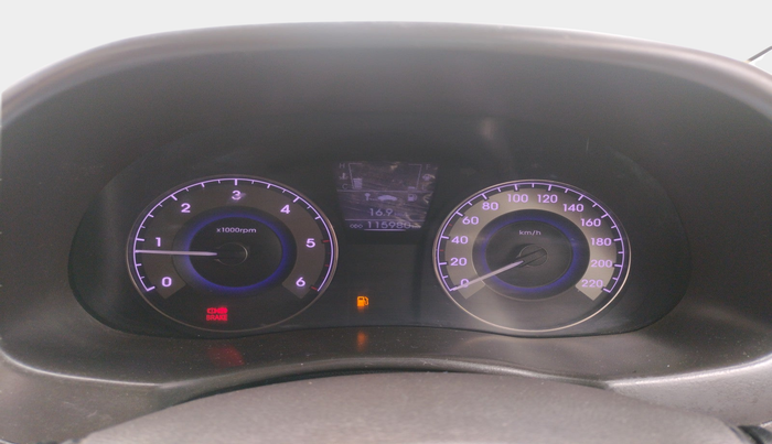 2013 Hyundai Verna FLUIDIC 1.6 CRDI SX, Diesel, Manual, 1,15,980 km, interior