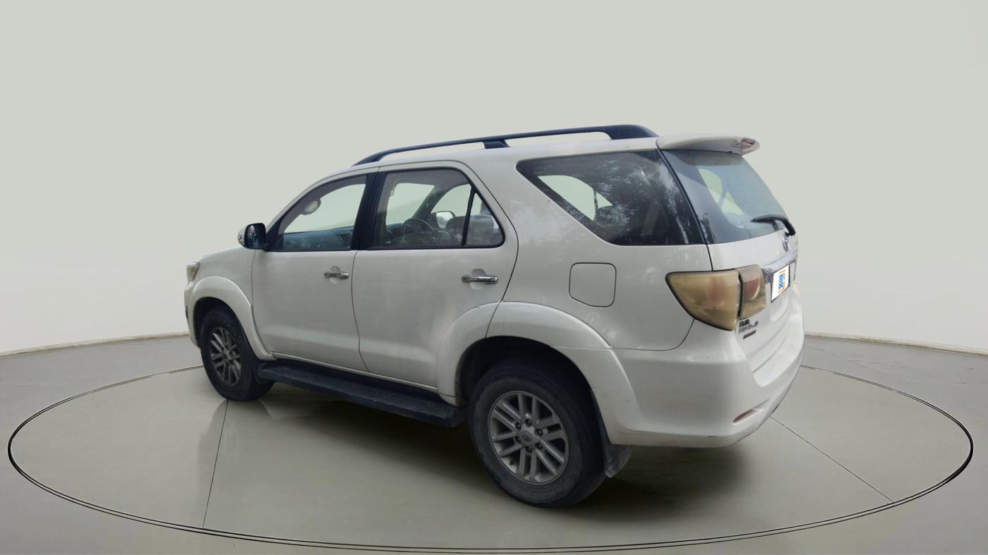 2013 Toyota Fortuner 3.0 4X2 AT, Diesel, Automatic, 1,66,718 km, exterior