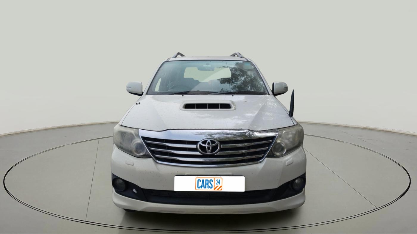 2013 Toyota Fortuner 3.0 4X2 AT, Diesel, Automatic, 1,66,718 km, exterior