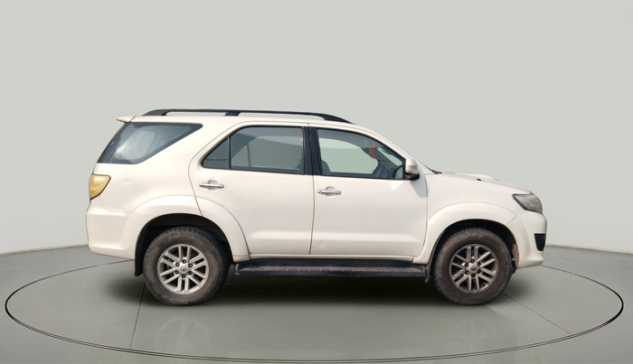 2013 Toyota Fortuner 3.0 4X2 AT, Diesel, Automatic, 1,66,718 km, exterior