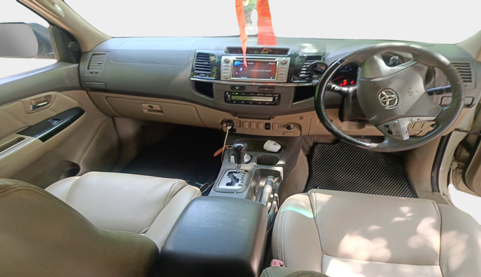 2013 Toyota Fortuner 3.0 4X2 AT, Diesel, Automatic, 1,66,718 km, interior