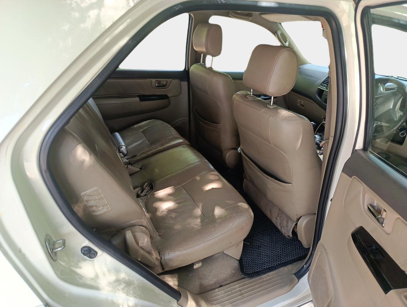 2013 Toyota Fortuner 3.0 4X2 AT, Diesel, Automatic, 1,66,718 km, interior