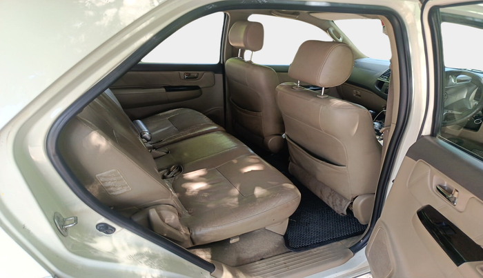 2013 Toyota Fortuner 3.0 4X2 AT, Diesel, Automatic, 1,66,718 km, interior