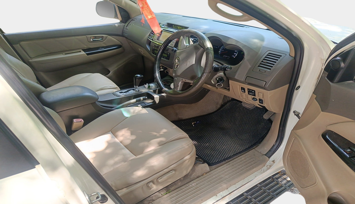 2013 Toyota Fortuner 3.0 4X2 AT, Diesel, Automatic, 1,66,718 km, interior