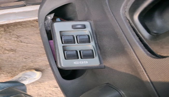 2015 Renault Kwid RXL, Petrol, Manual, 1,00,041 km, interior