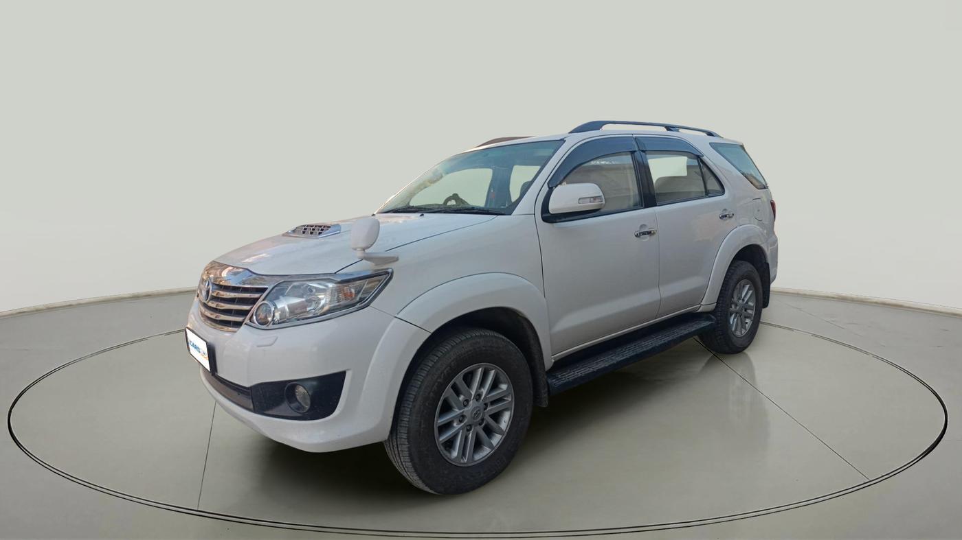 2014 Toyota Fortuner 3.0 4X2 MT, Diesel, Manual, 82,275 km, exterior