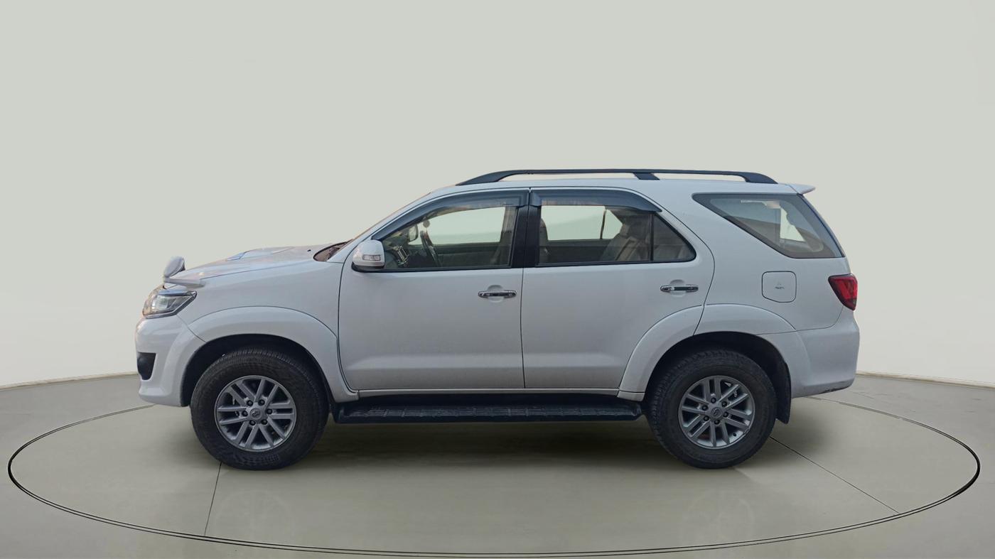 2014 Toyota Fortuner 3.0 4X2 MT, Diesel, Manual, 82,275 km, exterior