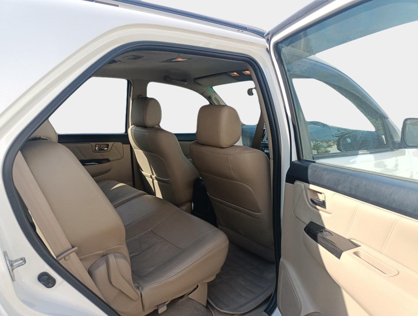 2014 Toyota Fortuner 3.0 4X2 MT, Diesel, Manual, 82,275 km, interior