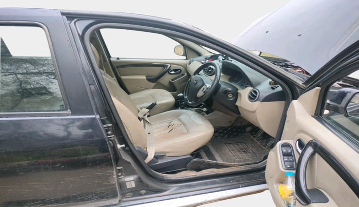 2014 Nissan Terrano XE (D), Diesel, Manual, 1,15,358 km, interior