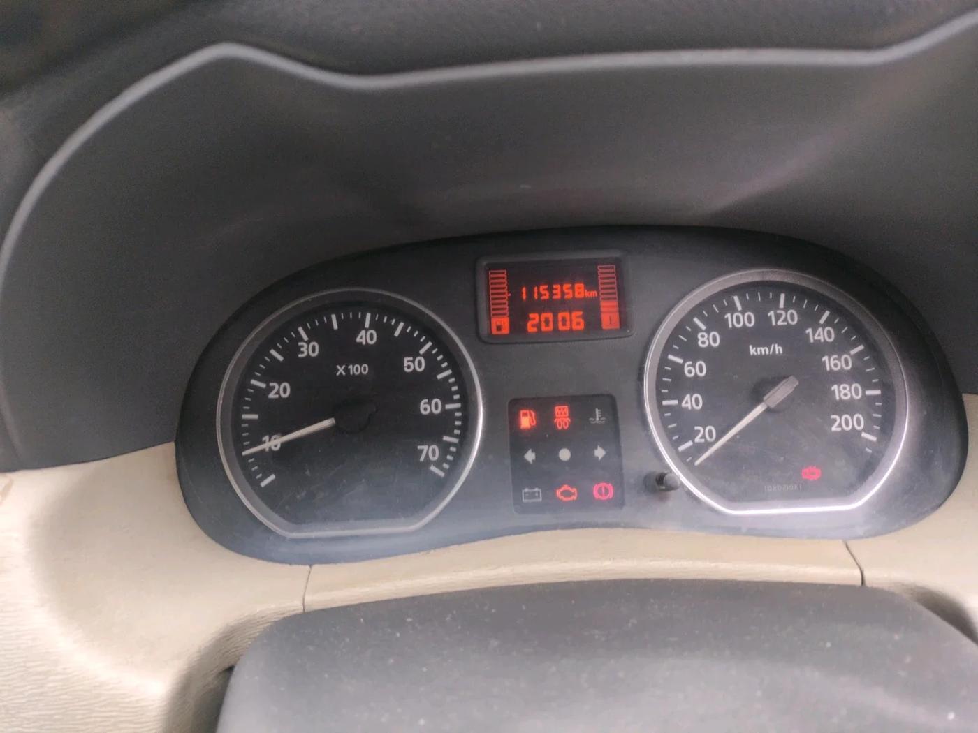 2014 Nissan Terrano XE (D), Diesel, Manual, 1,15,358 km, interior
