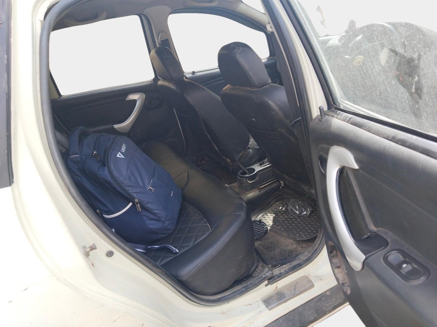 2013 Nissan Terrano XE (D), Diesel, Manual, 83,696 km, interior
