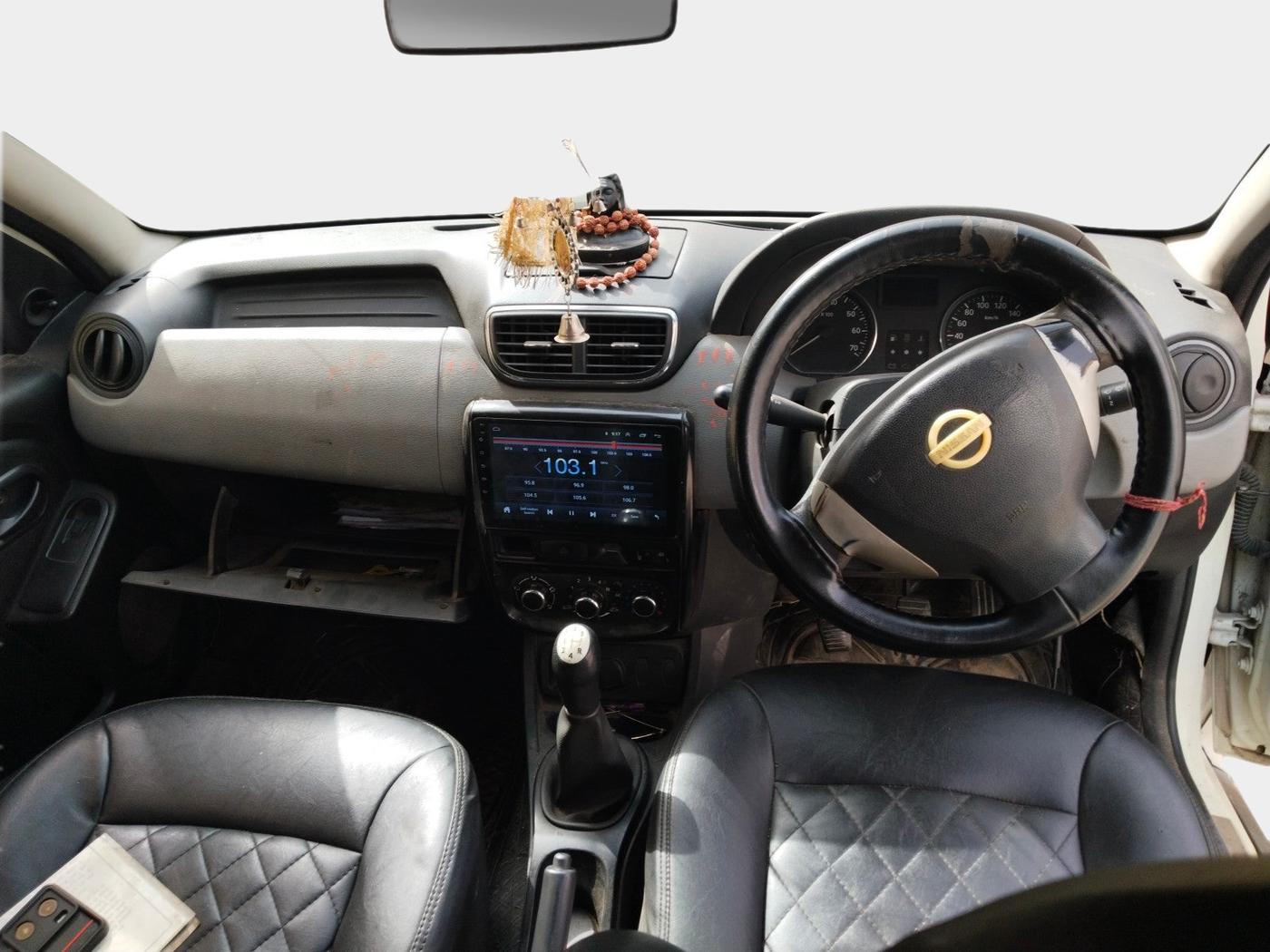 2013 Nissan Terrano XE (D), Diesel, Manual, 83,696 km, interior