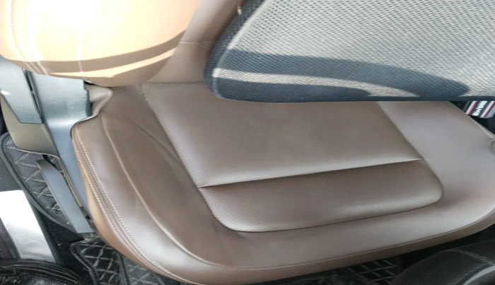 2019 Tata Harrier XZ 2.0L, Diesel, Manual, 1,04,695 km, interior