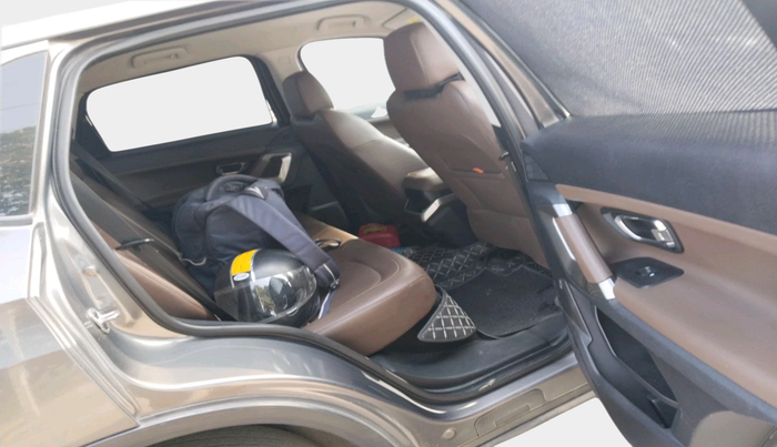 2019 Tata Harrier XZ 2.0L, Diesel, Manual, 1,04,695 km, interior