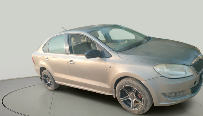 2013 Skoda Rapid ACTIVE 1.6 TDI CR MT, Diesel, Manual, 65,221 km, exterior