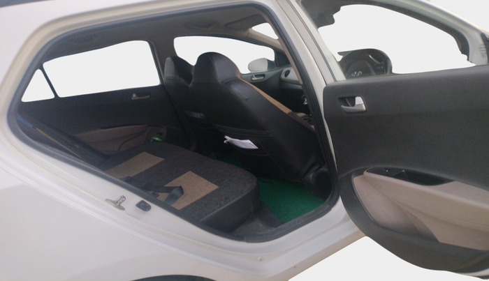 2014 Hyundai Grand i10 SPORTZ 1.1 CRDI, Diesel, Manual, 1,12,345 km, interior