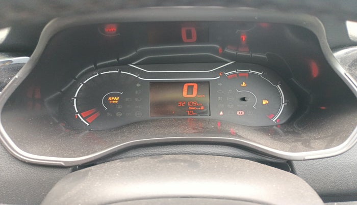 2022 Renault Kiger RXE MT, Petrol, Manual, 32,109 km, interior
