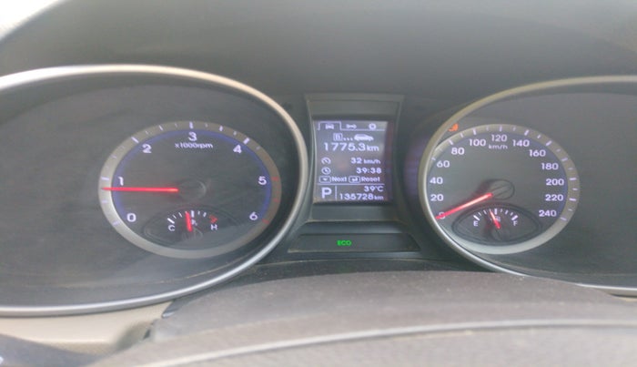 2014 Hyundai Santa Fe 2 WD AT, Diesel, Automatic, 1,35,728 km, interior