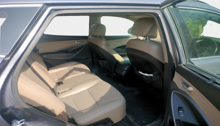 2014 Hyundai Santa Fe 2 WD AT, Diesel, Automatic, 1,35,728 km, interior