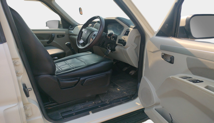 2017 Mahindra Scorpio S10, Diesel, Manual, 98,062 km, interior