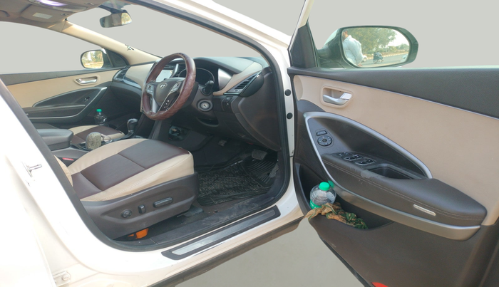 2017 Hyundai Santa Fe 2 WD AT, Diesel, Automatic, 1,12,803 km, interior