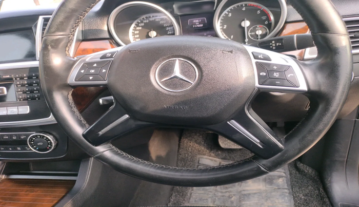 2015 Mercedes Benz Ml Class 250 CDI, Diesel, Automatic, 1,17,500 km, interior