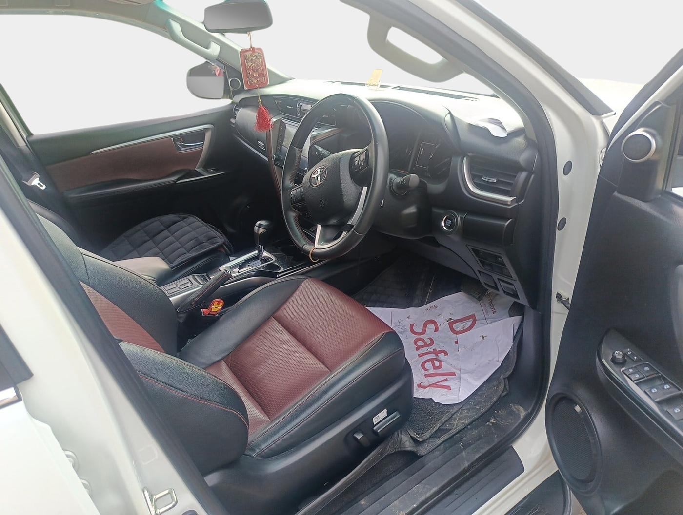 2023 Toyota Fortuner 4X4 AT 2.8 LEGENDER, Diesel, Automatic, 35,568 km, interior