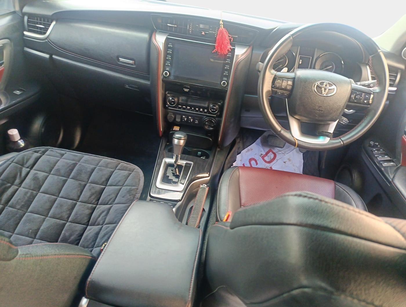 2023 Toyota Fortuner 4X4 AT 2.8 LEGENDER, Diesel, Automatic, 35,568 km, interior