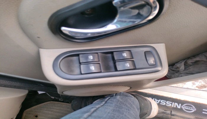 2014 Nissan Terrano XL O (D), Diesel, Manual, 1,03,430 km, interior