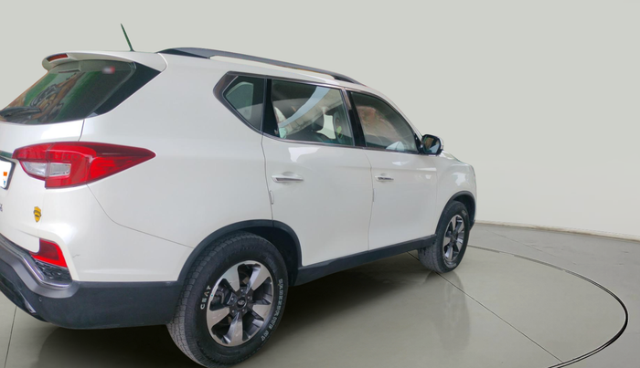 2019 Mahindra ALTURAS G4 4WD AT, Diesel, Automatic, 1,64,026 km, exterior