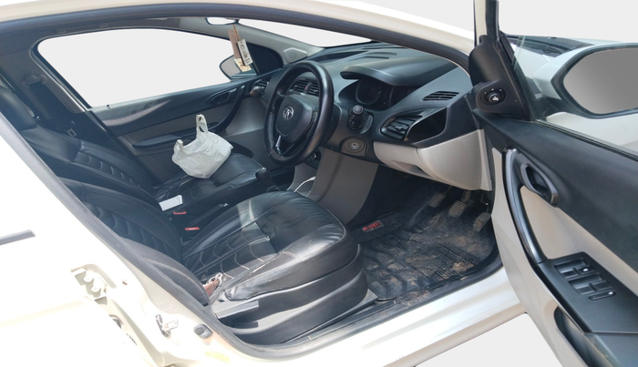 2018 Tata Tiago XT DIESEL, Diesel, Manual, 1,23,892 km, interior