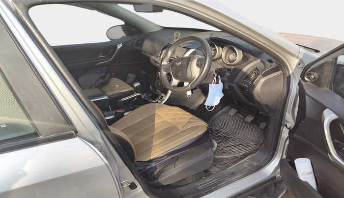 2021 Mahindra XUV500 W9, Diesel, Manual, 59,111 km, interior