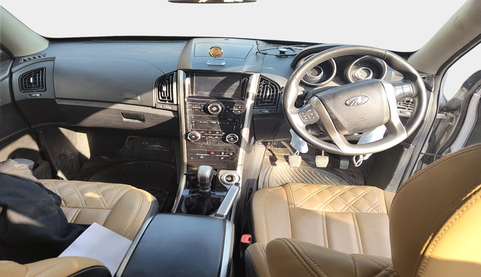 2021 Mahindra XUV500 W9, Diesel, Manual, 59,111 km, interior